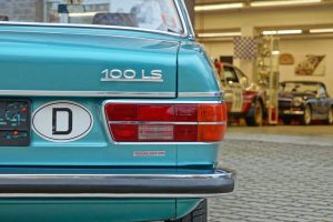 audi_100_ls_tuerkis_mettalic_10a