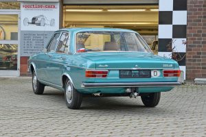 audi_100_ls_tuerkis_mettalic_12a