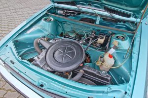 audi_100_ls_tuerkis_mettalic_3a