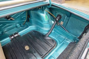 audi_100_ls_tuerkis_mettalic_5a