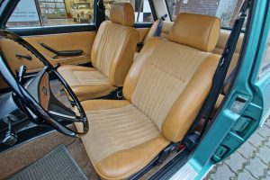 audi_100_ls_tuerkis_mettalic_7a