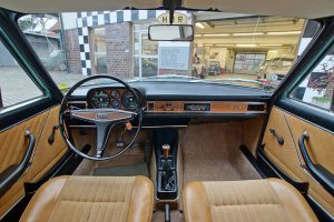 audi_100_ls_tuerkis_mettalic_9a